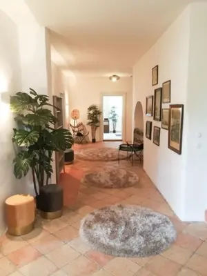 Ein Sitzbereich in der Unterkunft Ferienwohnung Hofmarkrichterhaus