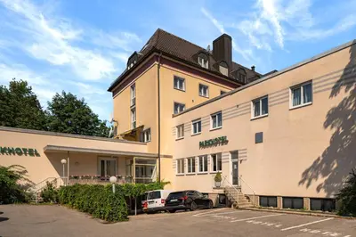 Das Gebäude in dem sich das Hotel befindet