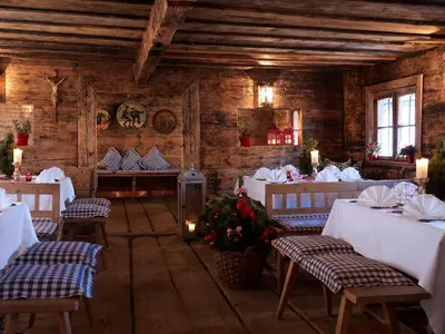 Ein Restaurant oder anderes Speiselokal in der Unterkunft Brauereigasthof-Hotel Aying
