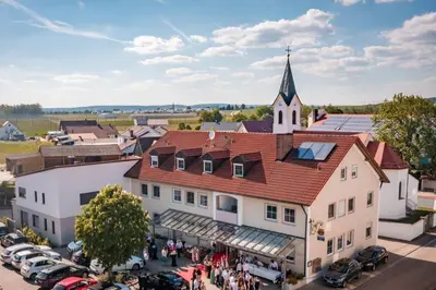 Das Gebäude in dem sich das Gasthaus befindet