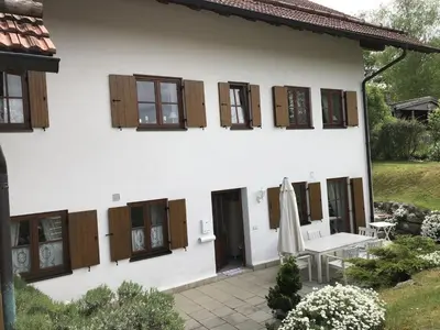 Das Gebäude in dem sich die Ferienwohnung befindet