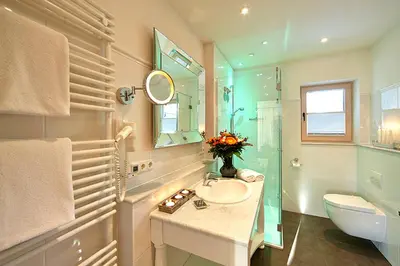 Ein Badezimmer in der Unterkunft Hotel Föhrenhof