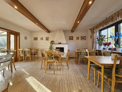 Ein Sitzbereich in der Unterkunft ARRIVEL Hotel am Bergson - bisher Hotel Neuner