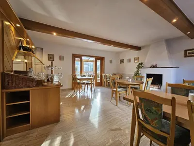 Ein Sitzbereich in der Unterkunft ARRIVEL Hotel am Bergson - bisher Hotel Neuner