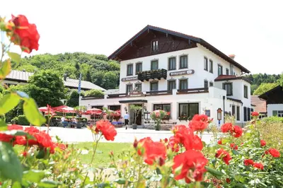Ein Garten an der Unterkunft Gasthof Prinzregent Superior