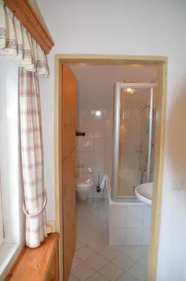 Ein Badezimmer in der Unterkunft Gästehaus Maria