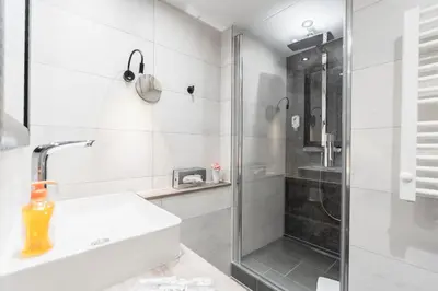 Ein Badezimmer in der Unterkunft Hotel Demas München-Unterhaching