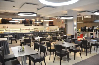Ein Restaurant oder anderes Speiselokal in der Unterkunft Arthotel Munich