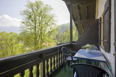 Ein allgemeiner Bergblick oder ein Berglick von der Ferienwohnung aus
