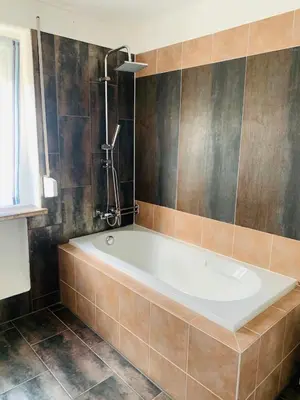 Ein Badezimmer in der Unterkunft Charmante 3Zi-Ferienwohnung im Landhausstil