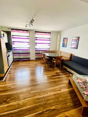 Ein Sitzbereich in der Unterkunft Charmante 3Zi-Ferienwohnung im Landhausstil