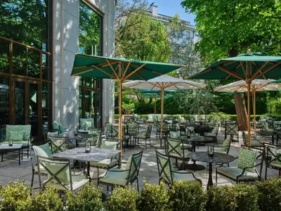 Ein Garten an der Unterkunft Rocco Forte The Charles Hotel