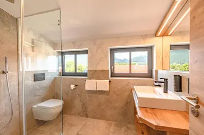 Ein Badezimmer in der Unterkunft Hotel Alpensonne