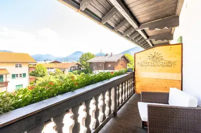 Ein allgemeiner Bergblick oder ein Berglick von des Hotels aus