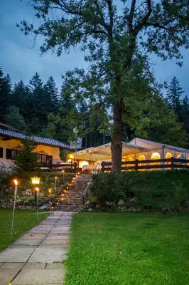 Ein Garten an der Unterkunft Schliersberg Alm