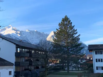 Ein allgemeiner Bergblick oder ein Berglick von der Ferienwohnung aus