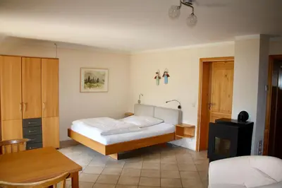 Ein Bett oder Betten in einem Zimmer der Unterkunft Ferienwohnung Fanese