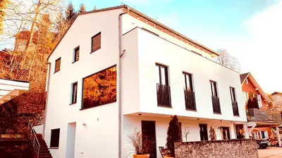 Das Gebäude in dem sich die Ferienwohnung befindet