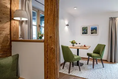 Ein Sitzbereich in der Unterkunft Alperie Ferienhaus