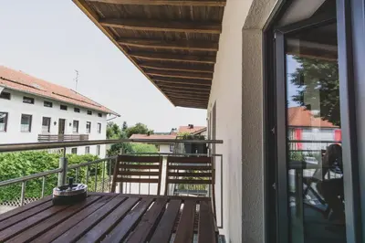 Ein Balkon oder eine Terrasse in der Unterkunft Modernes Loft vor den Toren des Chiemgaus