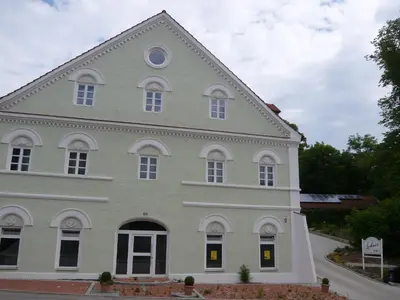 Das Gebäude in dem sich die Pension befindet