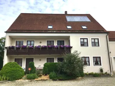 Das Gebäude in dem sich die Ferienwohnung befindet