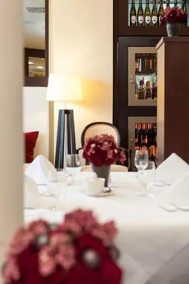 Getränke in der Unterkunft Hotel Vier Jahreszeiten Starnberg