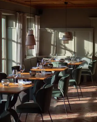 Ein Restaurant oder anderes Speiselokal in der Unterkunft Berghotel Sonnenbichl