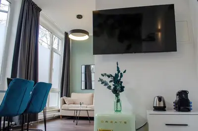 TV/Unterhaltungsangebot in der Unterkunft HOMELY STAY Studio 6 - Your Comfortable Self-Check-In Studio in Munich