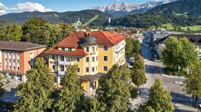 Ein allgemeiner Bergblick oder ein Berglick von des Hotels aus