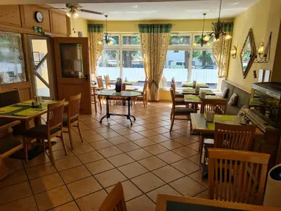 Ein Restaurant oder anderes Speiselokal in der Unterkunft Am Klostergarten