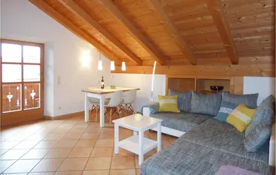 Ein Sitzbereich in der Unterkunft Ferienwohnung Heidi