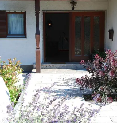 Ein Garten an der Unterkunft Ferienwohnung Greimelberg