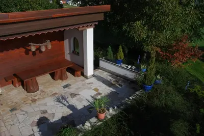 Ein Garten an der Unterkunft Ferienwohnung Greimelberg
