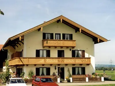 Das Gebäude in dem sich der Bauernhof befindet