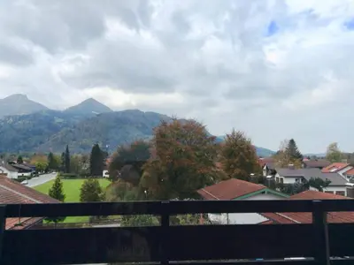 Ein allgemeiner Bergblick oder ein Berglick von der Ferienwohnung aus