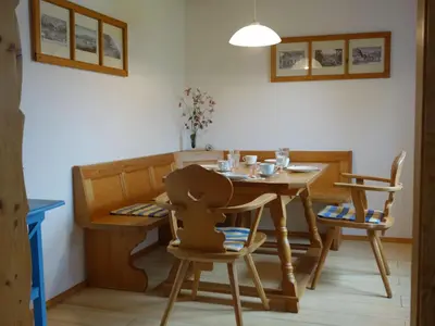 Ein Sitzbereich in der Unterkunft Ferienwohnung Obermeier | Chiemgau Karte