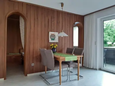 Ein Sitzbereich in der Unterkunft Ferienwohnung Hutzfeld Tammi