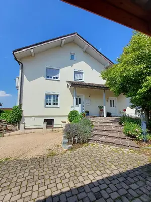Das Gebäude in dem sich die Ferienwohnung befindet