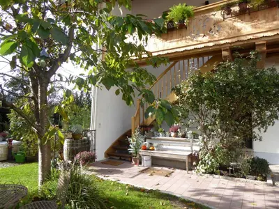 Ein Garten an der Unterkunft Ferienwohnung Schreiner-Viehhausen