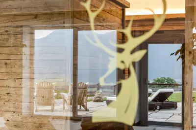 Ein allgemeiner Bergblick oder ein Berglick von des Hotels aus
