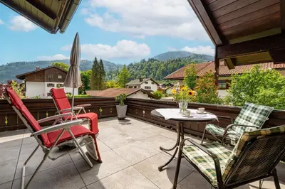 Ein allgemeiner Bergblick oder ein Berglick von der Ferienwohnung aus