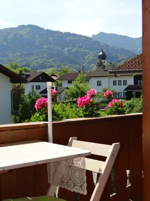Ein allgemeiner Bergblick oder ein Berglick von der Ferienwohnung aus