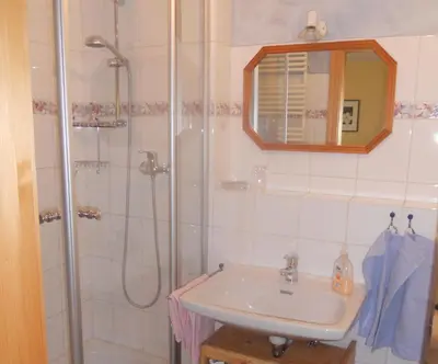 Ein Badezimmer in der Unterkunft Ferienwohnung Riepertinger
