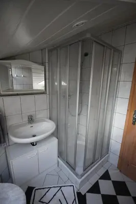 Ein Badezimmer in der Unterkunft Haus Christel