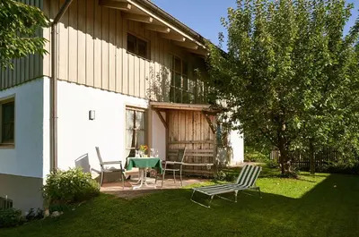 Ein Garten an der Unterkunft Ferienwohnung Wallner