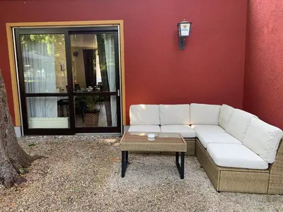 Ein Sitzbereich in der Unterkunft Hotel Augsburg Langemarck