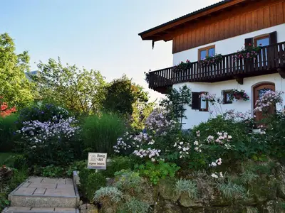 Ein Garten an der Unterkunft Ferienwohnung Irmgard