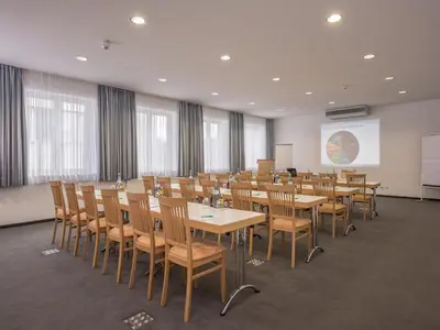 Der Geschäftsbereich oder Konferenzraum in der Unterkunft Hotel Am Moosfeld