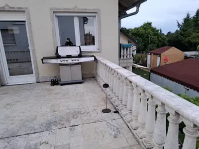 Ein Balkon oder eine Terrasse in der Unterkunft Villa Prince, nur für Handwerker auch langfristig, nähe Ingolstadt